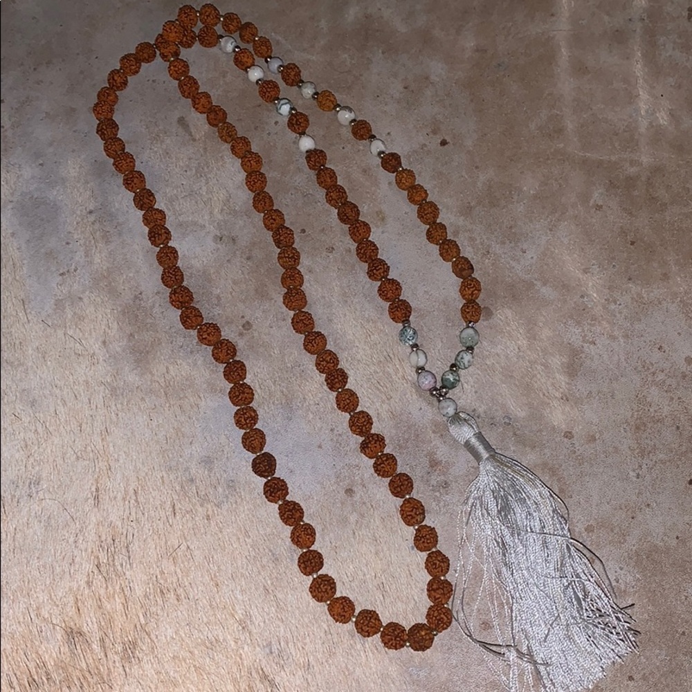 Tassel necklace in burnt orange/grey